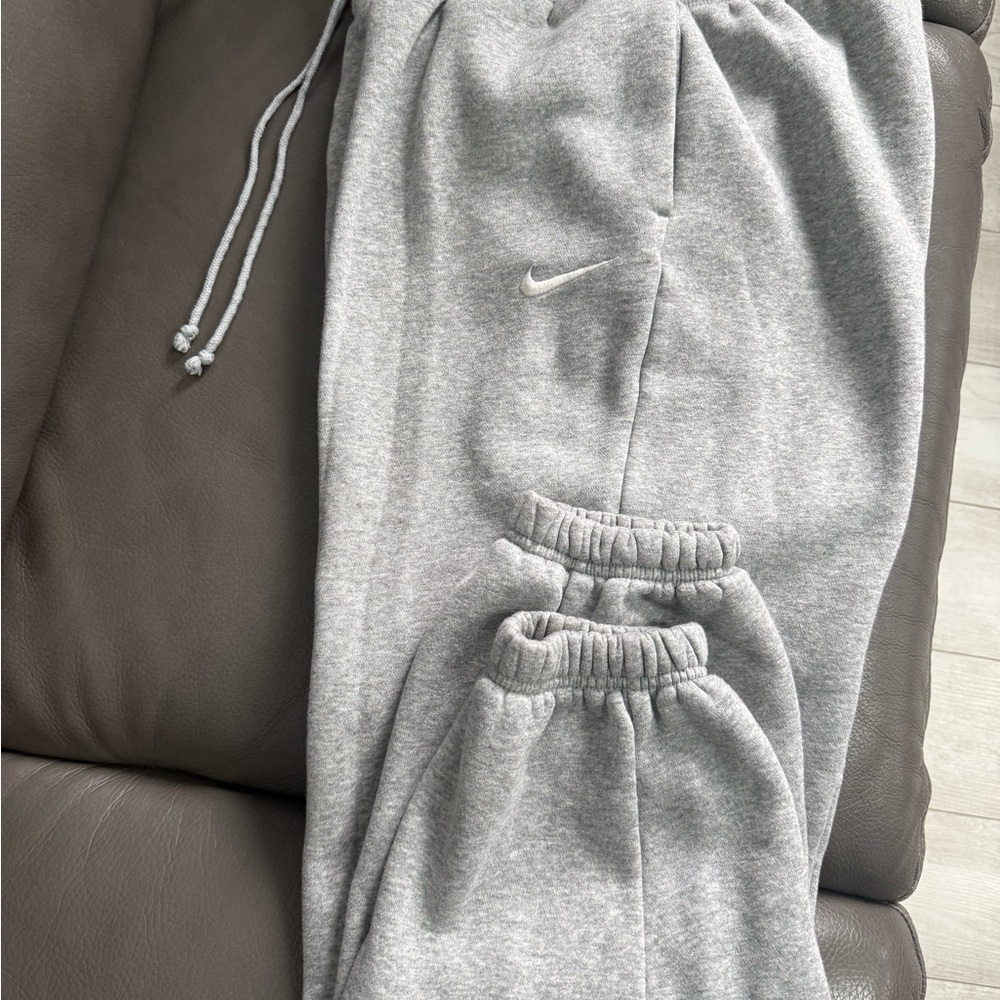 Nike women’s sweatpants